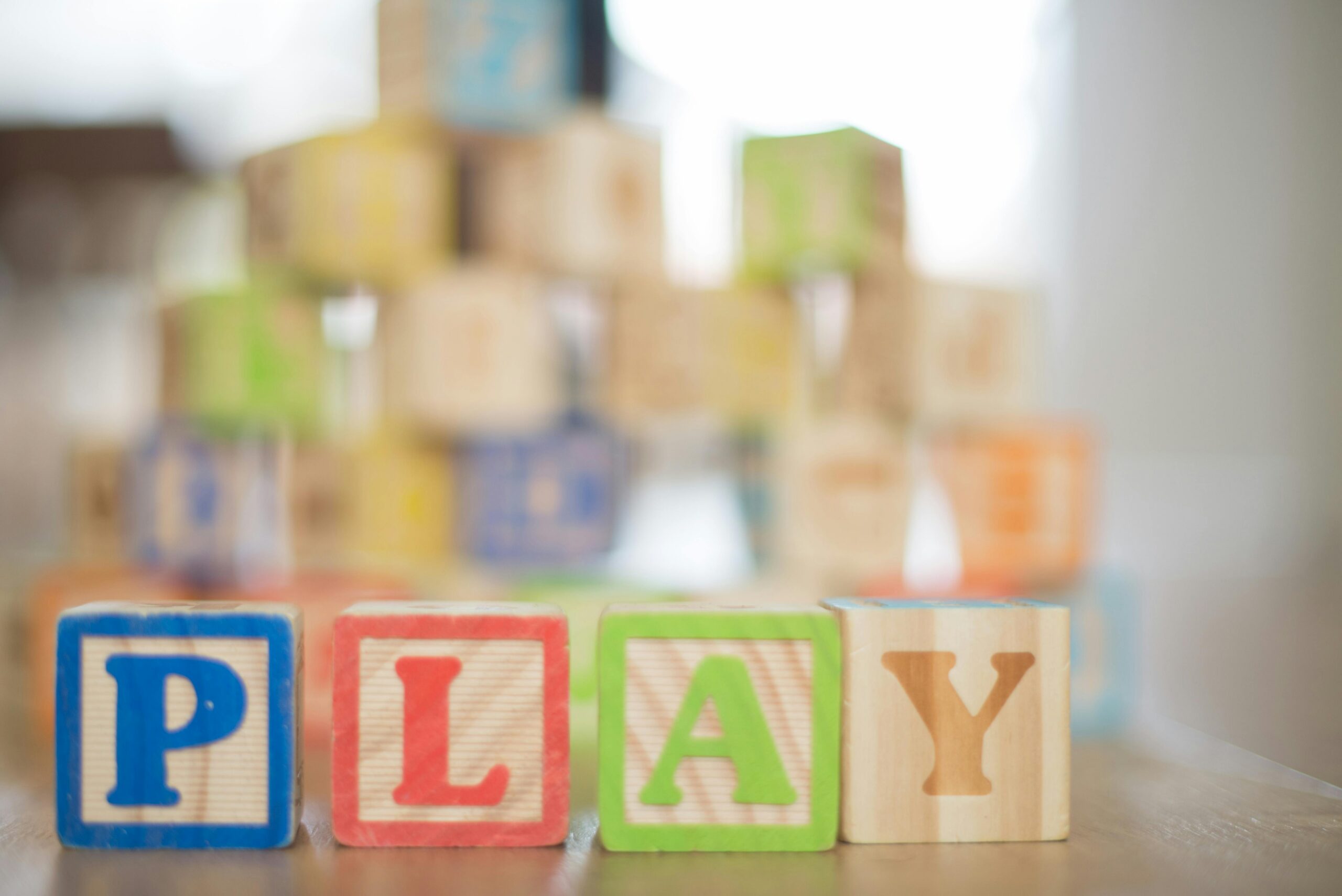 'P' 'L' 'A' 'Y' word blocks